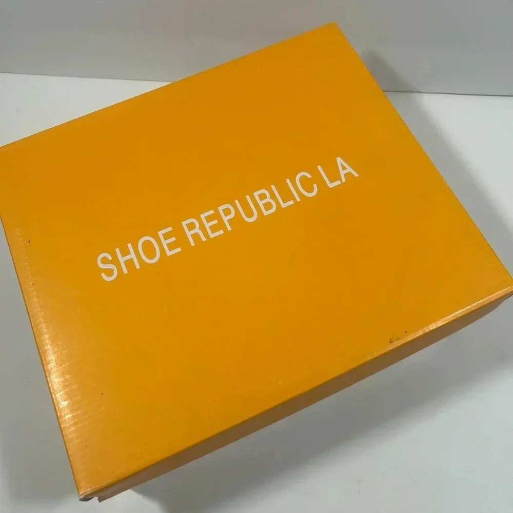 NIB!Shoe Shoe Republic LA-Suede Perforated-Lace UpPeep toe heel booties Size 9 - Picture 14 of 14